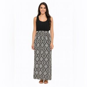 Indulge black and white geometric pattern sleeveless side slit Maxi Dress
